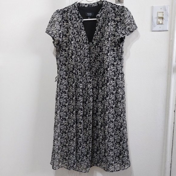 MSK Rose Flower Black White Summer Sheer Fabric Comfortable Summer Dress 8P - Picture 1 of 11